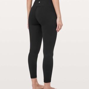 Black Lululemon Wunder Under leggings. Size: 6 Inseam: 25’